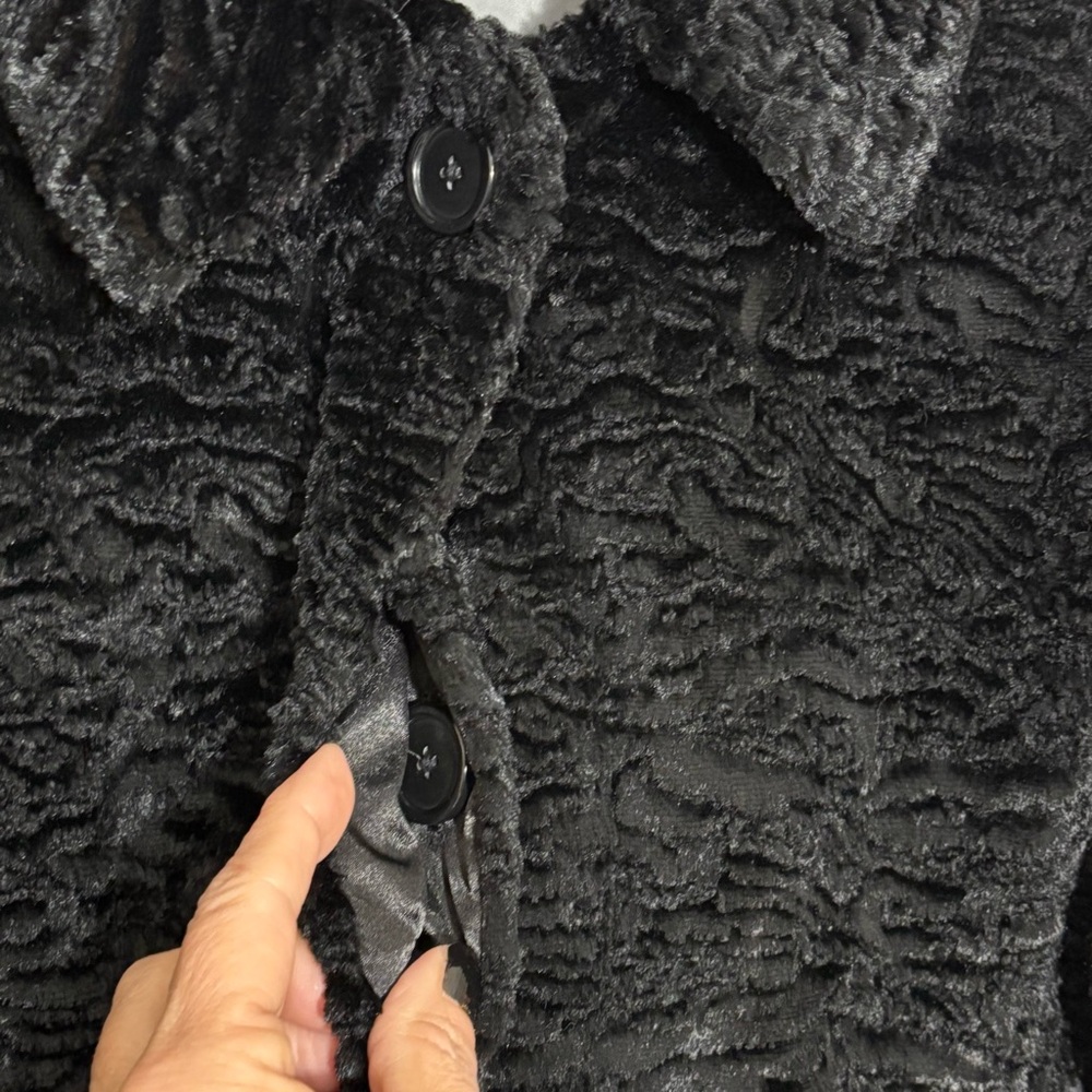 Ann Taylor Black textured faux lambswool full button collared jacket. Women’s S - Picture 4 of 8